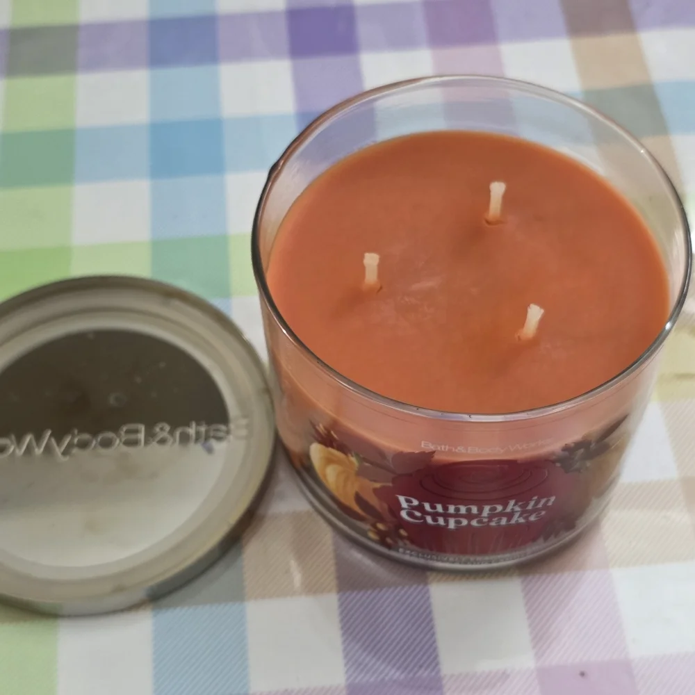 Bath & Body Works Pumpkin Cupcake 3-Wick Candle NEW RARE
